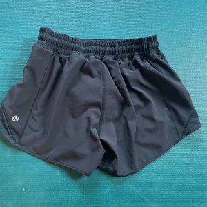 Lululemon Size 4 Hottie Hot Shorts - Black